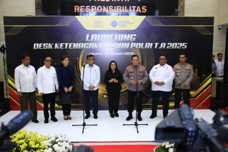 tarunanews.com-kapolri-resmikan-desk-ketenagakerjaan-demi-beri-jaminan-perlindungan-kaum-buruh-img-20250120-wa0183-768x512